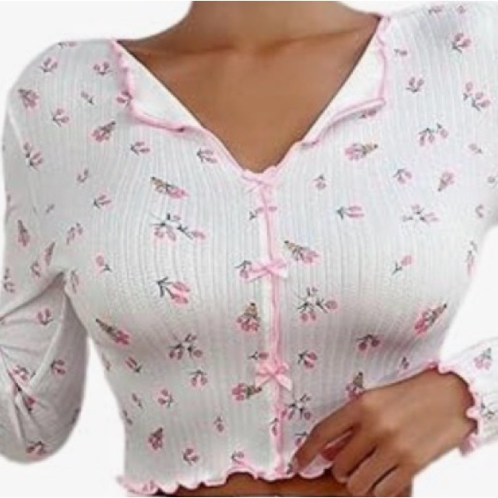 Floral, long sleeved, ruffled edge crop top, US 12/14.